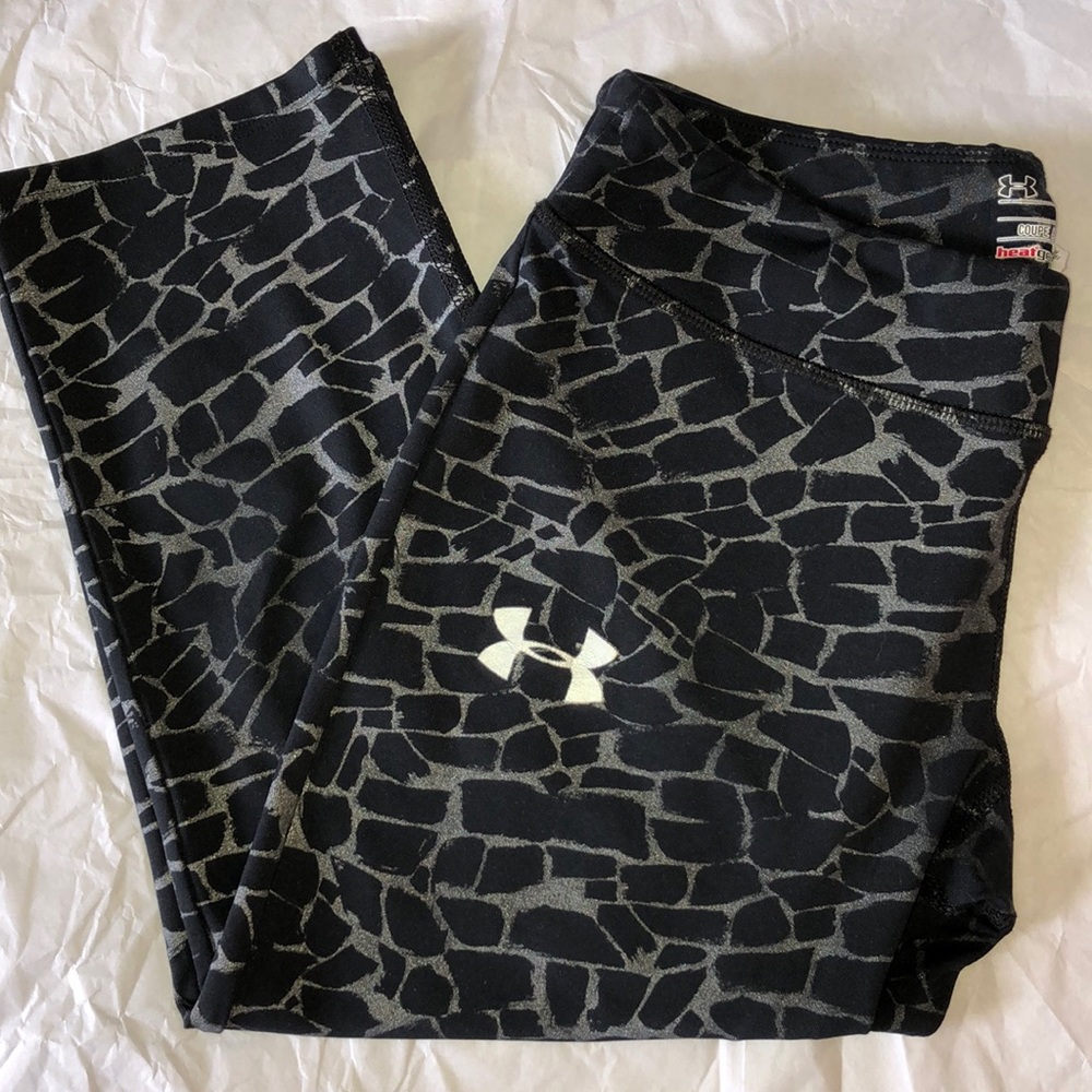 UNDER ARMOUR Black/Silver Capi Legging SZ. YXL